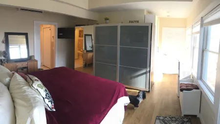 Amazing Ocean Front 2 Story Home, Steps Away From The Water Отели в г. Уэстерли