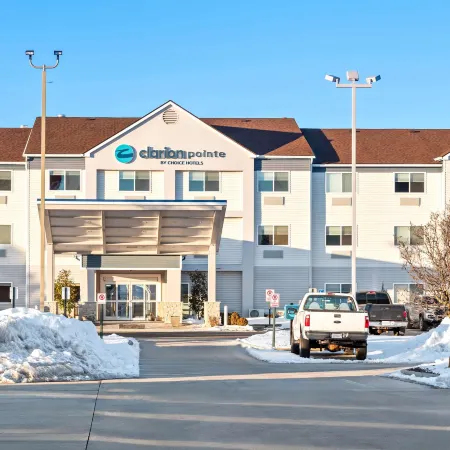 Clarion Pointe Mattoon Near University