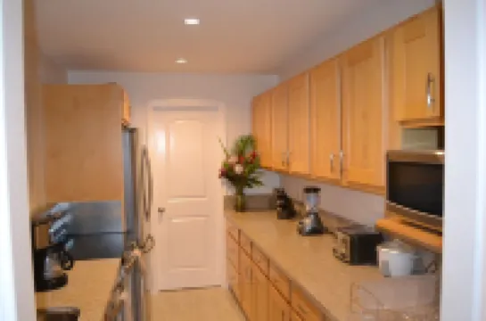 2Br/1BA Beachfront - Great Location- Exceptional Reviews