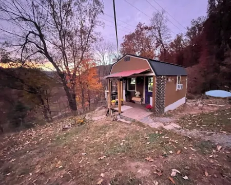 Tiny home overlooking the river with SPECTACULAR VIEWS and lots of extras! Hotels in Summers County