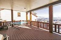 5Br Family Retreat! - Mountain Views! - 1 Mile to Slopes and Shops!