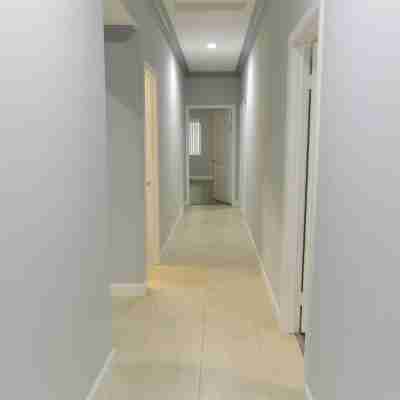 Spacious Home* 7 minutes to Disneyland Others