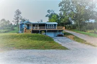 Riverfront- Lower Unit | Dock | Smart TV | Wi-Fi