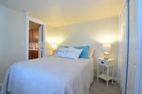 Bay Cottage - 940 sq Ft!  Luxury for Your Stay  - 30 Day Rental - 55+ Community Publix Super Market at Bradenton Commons附近的飯店