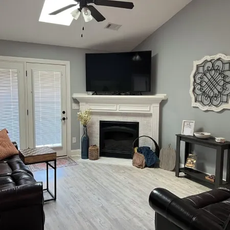 Luxurious 2 BR condo in North Augusta. Quiet, adjustable bed, power recliners