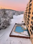 Modern Condo Ski In/Ski Out with Night Skiing - 2 Beds/Full Bath, Full Kitchen