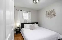 Mindfully Mellow  3Bd 1Bath Five Below附近的飯店