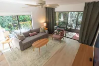 Private Tropical Beach Oasis - Aloe