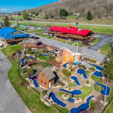 Lake Front Home w/ Hot Tub, Fire pit, yard, walk to Wisp Resort,Tubing Hill View