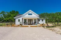 Oaks Ranch- Gorgeous Home near Guadalupe River State Park