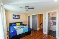 Luxurious, ideal for large groups, and two families + free parking Hotels near Benning Park