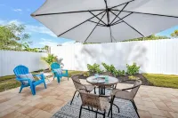 Peaceful Villa, 3.3 mi to the Beach & Big Parking