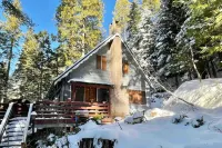 Rustic Sierra Cabin with Hiking Trail and Kids Room - Perfect Family Getaway!