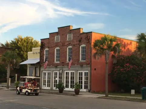 In the Heart of Apalachicola~Walk Everywhere!~Vintage Rose Suite~Majestic Jewel