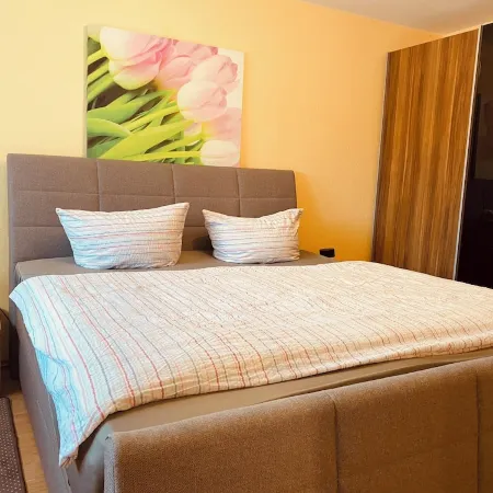 Gemütliche Ferienwohnung Über 2 Etagen mit Garten und Kamin, Haustierfreundlich!