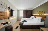 Moxy Annecy - balcony