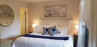 King Bed! Cozy Amelia Island Gem just steps to the beach.