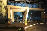 Al Mansour Suites Hotel Hotels in Al Mansoura