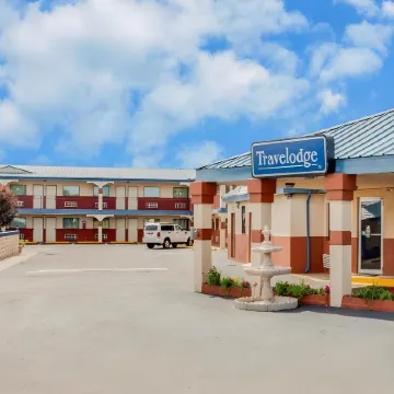A Riverside Inn Travelodge by Wyndham