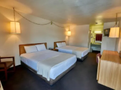 E-Z 8 Motel Newark Hotels in Newark