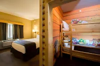 Great Wolf Lodge Southern California Hotel dekat Stanton University