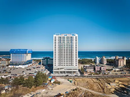 LE BLEU NAKSAN HOTEL