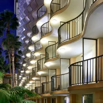Los Angeles Airport Marriott Отели рядом с достопримечательностью «Район аэропорта Лос-Анджелеса»