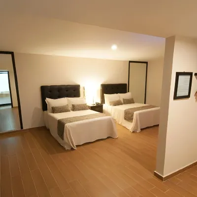 Country Hotel & Suites Hotels near Fiesta de Octubre