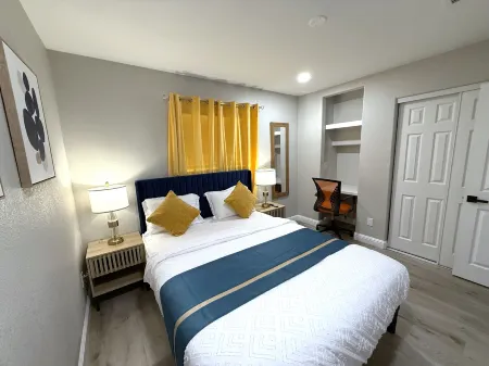 Exotic Home Escondido by sdstay Отели в г. Хидден Медоус