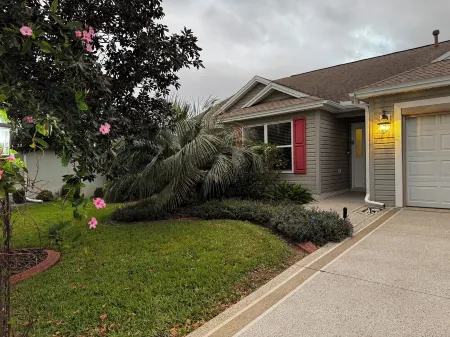 TikiTiki Lake Sumter, private pool, hot tub, game room, outdoor kitchen&tiki bar