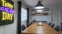 Modern Home 3-Br Retreat — Quiet, Cozy, & Family-Friendly in Fresno.
