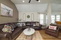 Family-Friendly Stay in Quiet Area w/ Pool Table