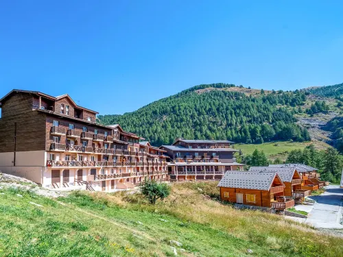 Le Schuss 4 فنادق في Allos