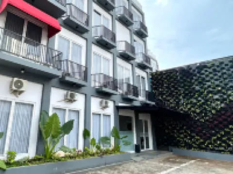 Ra Inn Setiabudi Hotels near Sampoerna Strategic Square