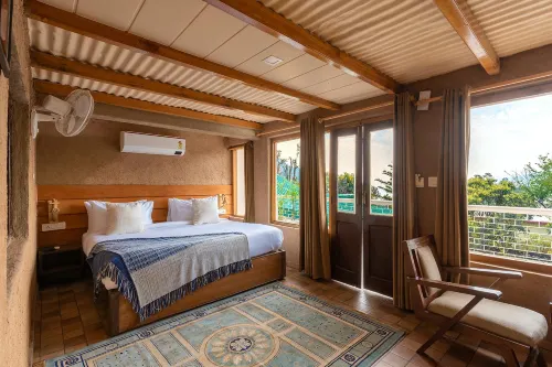 Maati Resort by the Lake Hill - piscine