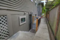Clean, modern basement suite in Tacoma