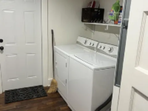 The Yellow Rose, Near the Square, Renovated & in the Heart of the Hill Country 梅森酒店