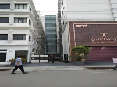 納特拉吉酒店 酒店