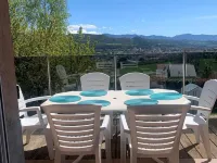 South-facing villa in the heights of GAP with panoramic mountain views Hôtels à : Gap