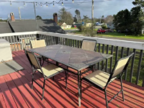 Charming Private Home - Walk to DT and the Beach!