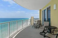Bahama Breeze by Avantstay Gulf Front, 2 Pools, Beach Chairs Included!