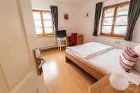 Ammergau Lodge