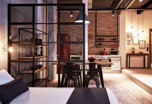 콜로나키 8 주변 관광지