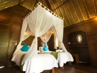 Sunset Coin Lembongan Hotels near Devil's Tear
