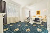 Hotel Imparatul Romanilor - servizio colazione