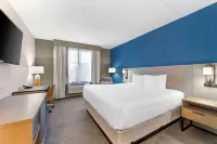 Comfort Inn & Suites Cuyahoga Falls - Akron Hotels in Stow