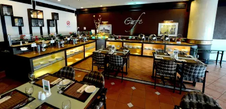 Emerald Puteri Hotel Отели в г. Sungai Pasir