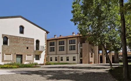 Corte Della Rocca Bassa Отели в г. Моццекане