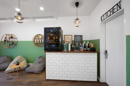 Becozy Self Check-in Pop-up Hotel Basel Отели рядом с достопримечательностью «Ветщайнбрюке»