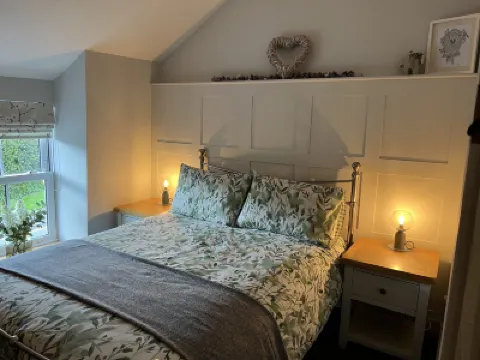 Penderyn Cottage Waterfall Country Brecon Beacons Hotels in 